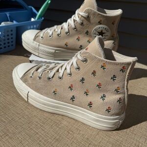 Converse Chuck Taylor Embroidered High Top Canvas‎ Sneakers Women’s 9.5 Y2K Boho